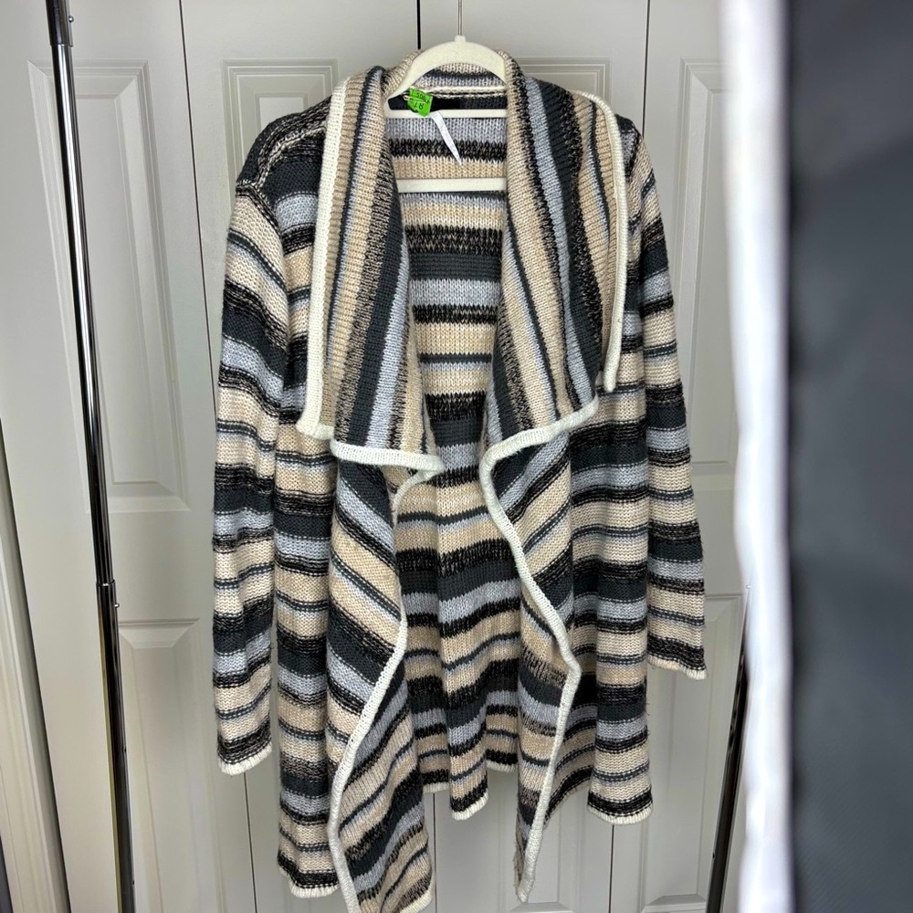 Kensie Black and Gray Open Front Cardigan Sweater